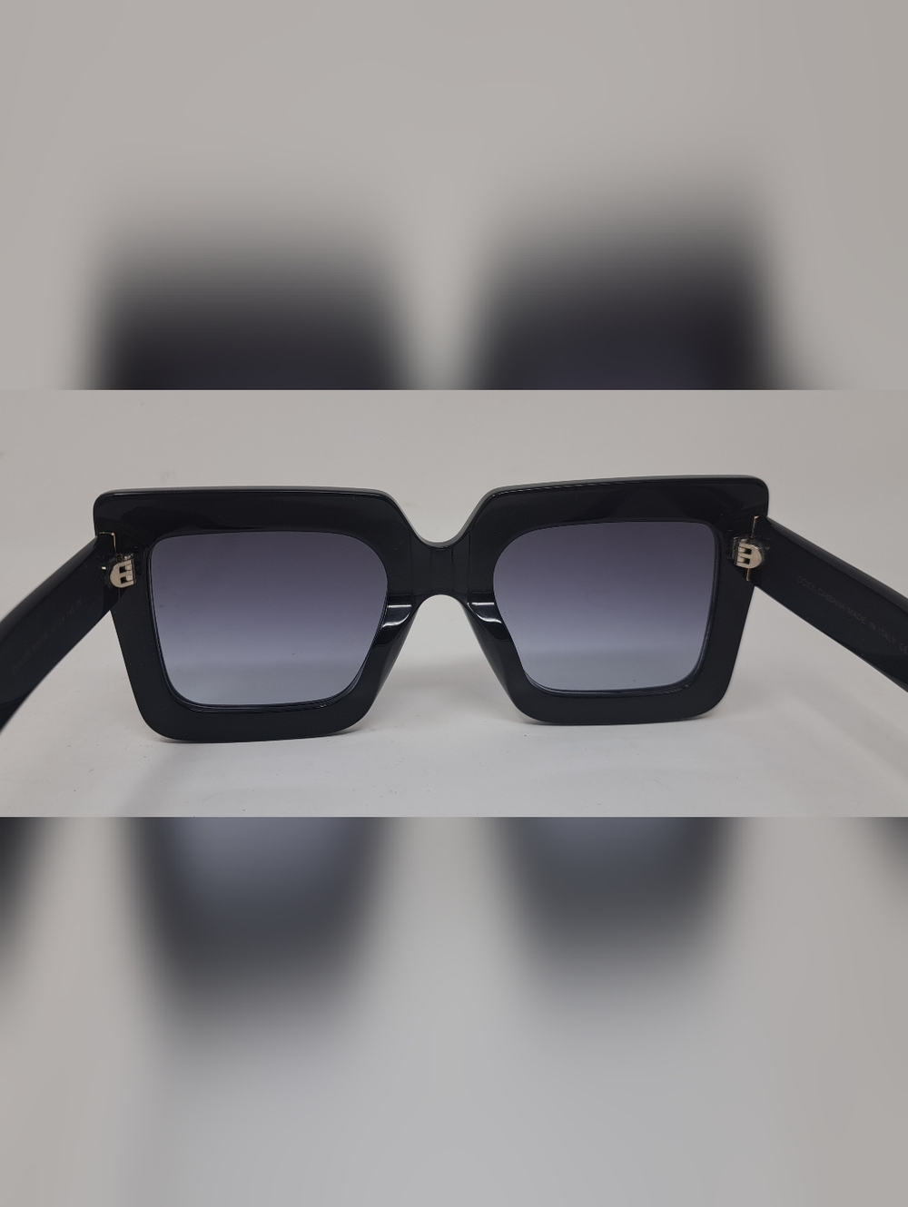 Dolce & Gabbana Women's Sunglasses Oversized Square Queen DG4328 52-24-135 - Picture 14 of 15